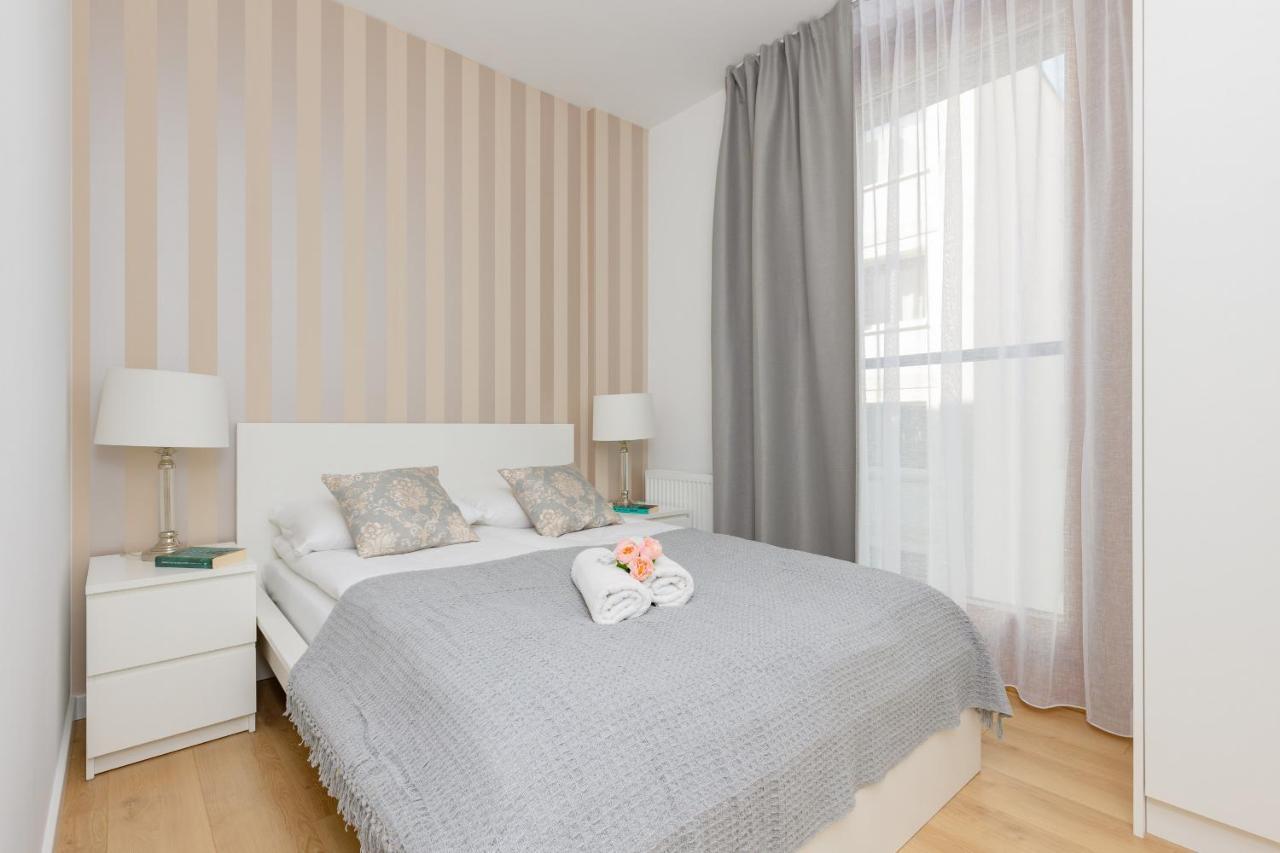 Warszawa Srodmiescie Bonifraterska Apartments By Noclegi Renters Extérieur photo
