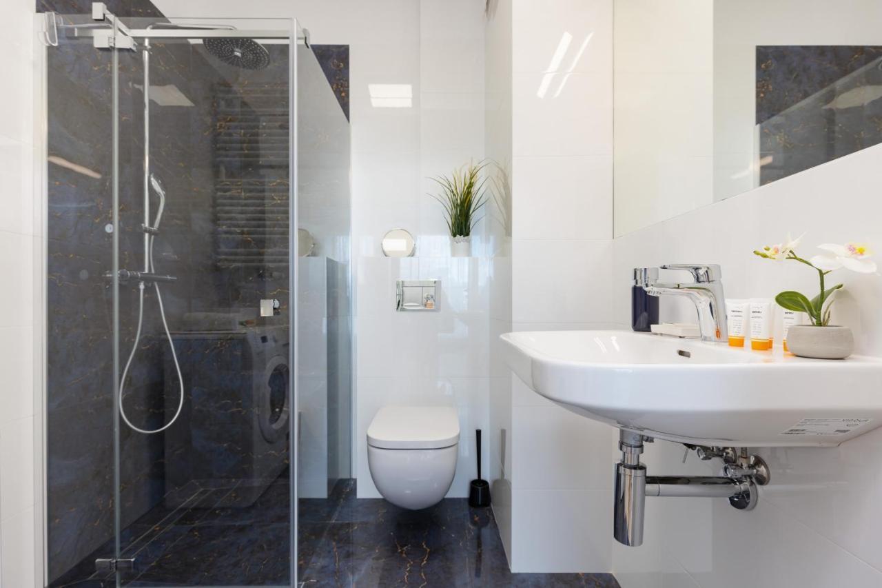 Warszawa Srodmiescie Bonifraterska Apartments By Noclegi Renters Extérieur photo