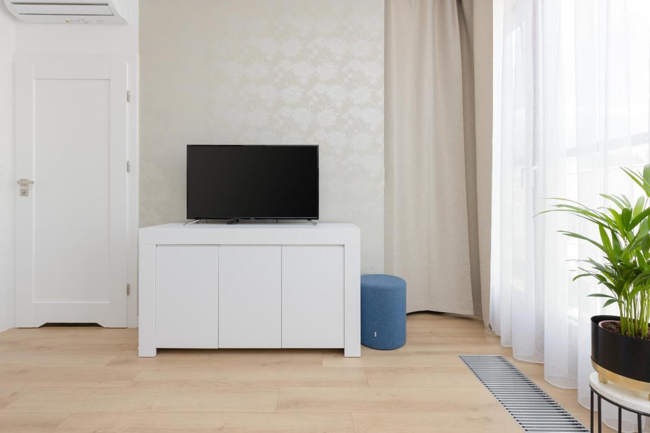 Warszawa Srodmiescie Bonifraterska Apartments By Noclegi Renters Extérieur photo